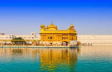 Bus-Tempo-Booking-Tour-Packages-From-Amritsar